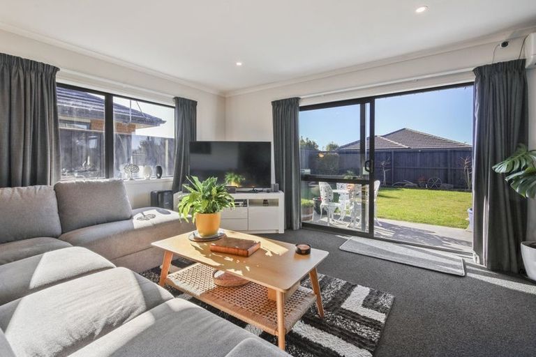 Photo of property in 17 Ragley Way, Rolleston, 7615