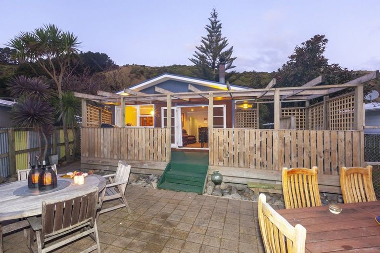 Photo of property in 216 Main Road South, Raumati South, Paraparaumu, 5032