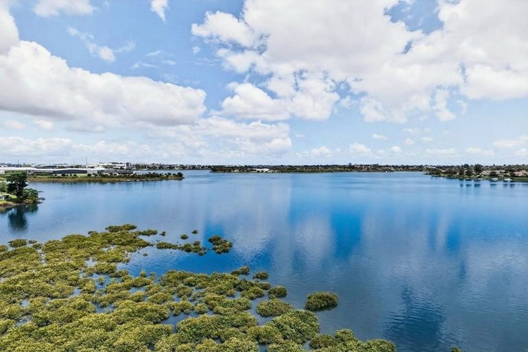 Photo of property in 48 Aurea Avenue, Pakuranga, Auckland, 2010