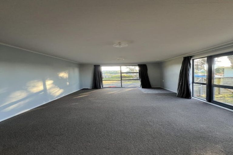 Photo of property in 30 Rua Avenue, Waitarere Beach, Levin, 5510