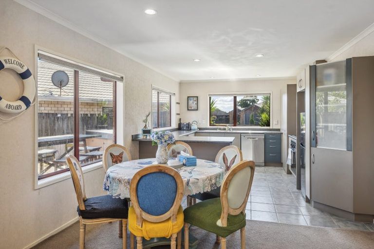 Photo of property in 9 Frame Place, Owhata, Rotorua, 3010