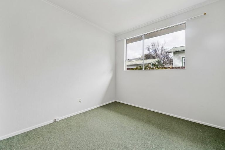 Photo of property in 2/4 Rodney Street, Waiwhetu, Lower Hutt, 5010