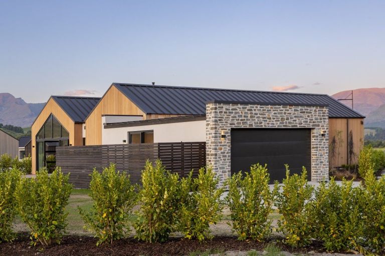 Photo of property in Kawarau Heights, 22 Kawarau Heights Boulevard, Lake Hayes, Queenstown, 9304