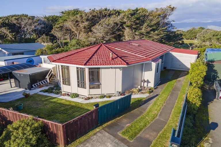 Photo of property in 24 Scott Avenue, Otaki Beach, Otaki, 5512