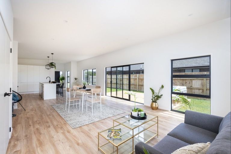 Photo of property in 72 Aratapu Street, Waitara, 4320