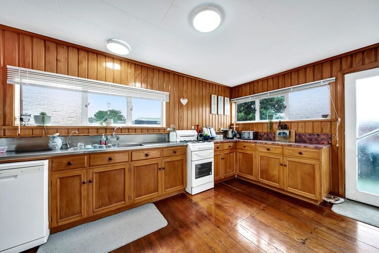 Photo of property in 61 Turuturu Road, Hawera, 4610