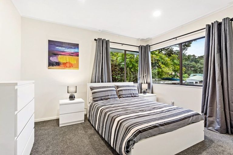 Photo of property in 9 Dee Place, Torbay, Auckland, 0630