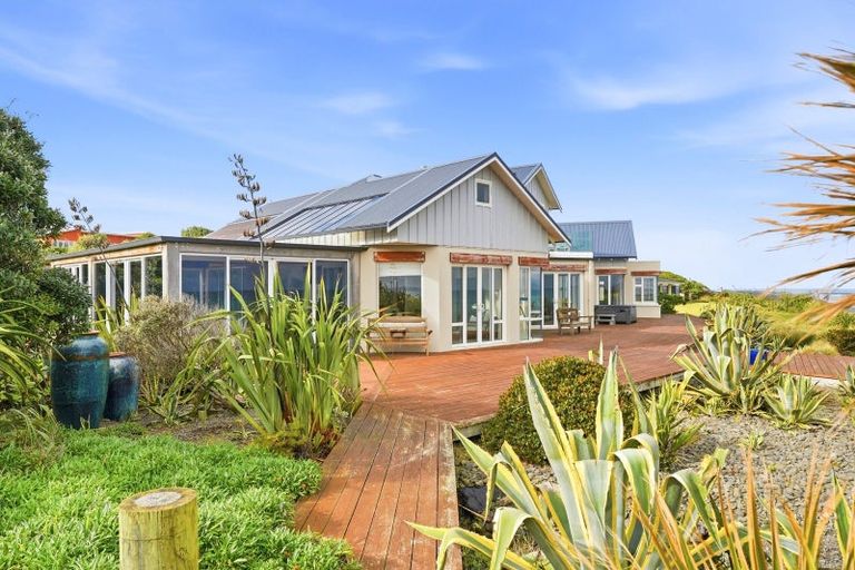 Photo of property in 37 Longbeach Drive, Castlecliff, Whanganui, 4501