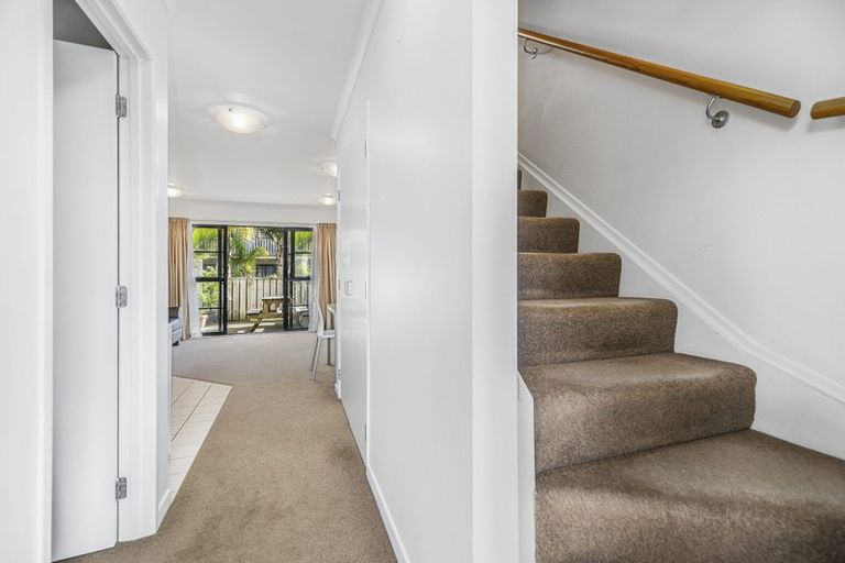 Photo of property in 24/8 Carolina Place, Albany, Auckland, 0632