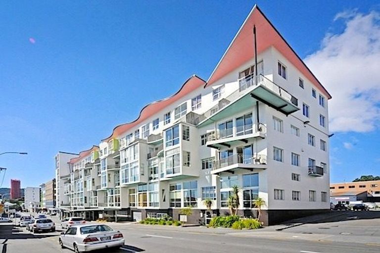 Photo of property in Qba Apartments, 1m/51 Webb Street, Mount Cook, Wellington, 6011