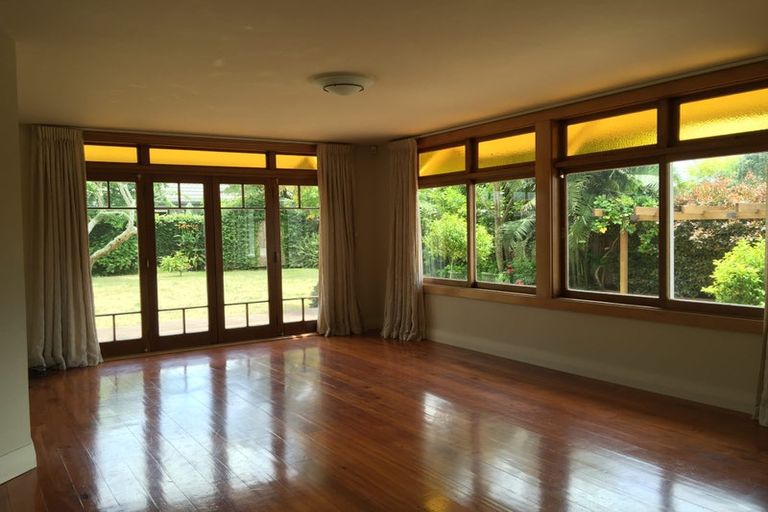 Photo of property in 6 Adam Street, Greenlane, Auckland, 1051