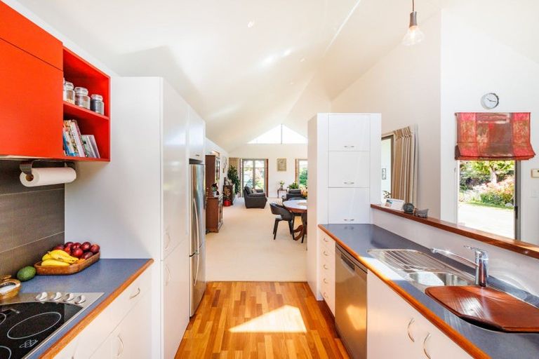 Photo of property in 16 Royal Oak Drive, Kelvin Grove, Palmerston North, 4414