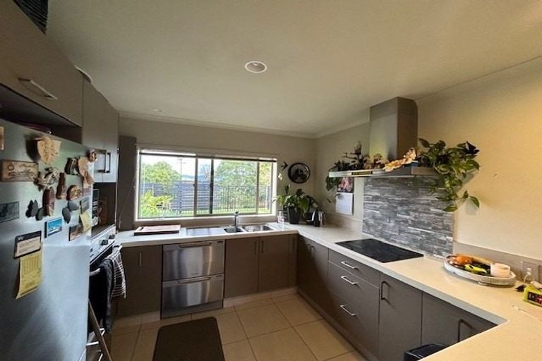 Photo of property in 8 Paul Close, Papamoa Beach, Papamoa, 3118