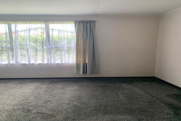 Photo of property in 20 Sullivan Avenue, Mangere Bridge, Auckland, 2022