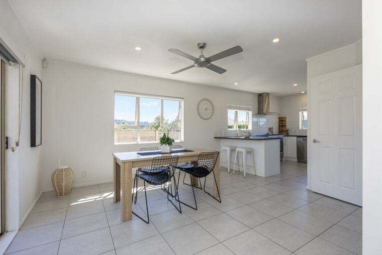 Photo of property in 19 Merlot Heights, Huapai, Kumeu, 0810