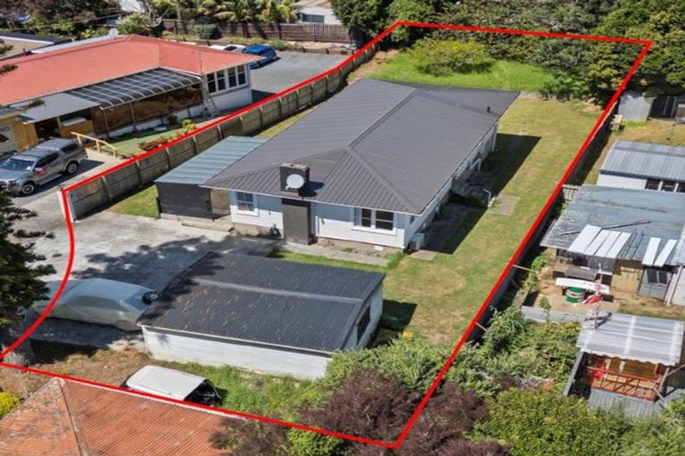 Photo of property in 12 Olive Street, Manurewa, Auckland, 2102