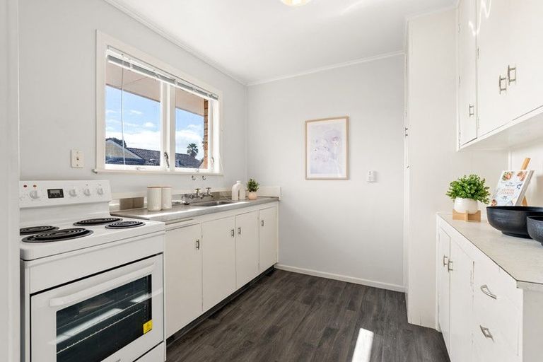 Photo of property in 2/82 Huia Road, Papatoetoe, Auckland, 2025