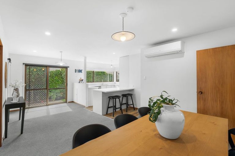 Photo of property in 6 Westgrove Avenue, Avonhead, Christchurch, 8042