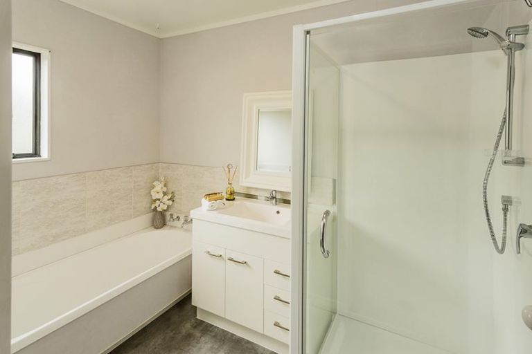 Photo of property in 1/53 Frank Nobilo Drive, Golflands, Auckland, 2013