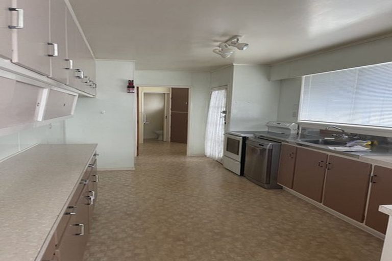 Photo of property in 336 Royal Road, Massey, Auckland, 0614