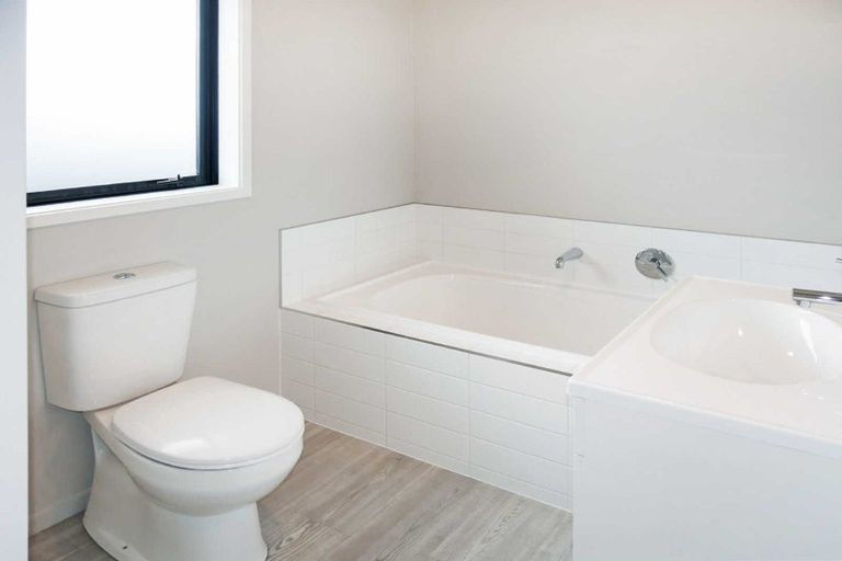 Photo of property in 32 Karere Avenue, Marshland, Christchurch, 8083