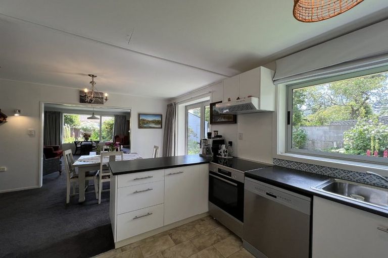 Photo of property in 2/17 Karen Lane, Beckenham, Christchurch, 8023