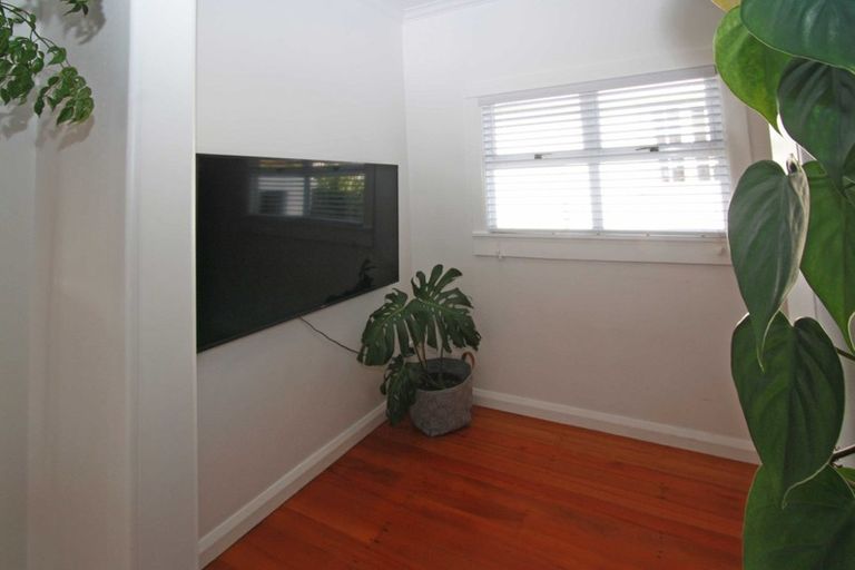 Photo of property in 81 Mangorei Road, Strandon, New Plymouth, 4312