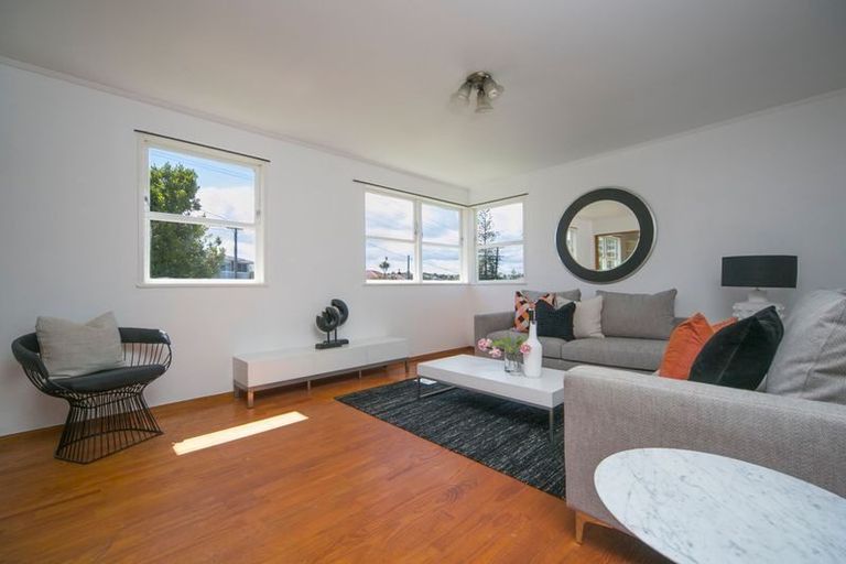 Photo of property in 82 Boundary Road, Blockhouse Bay, Auckland, 0600