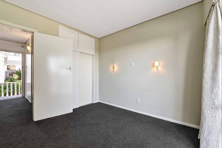 Photo of property in 3/341 Devon Street West, New Plymouth, 4310