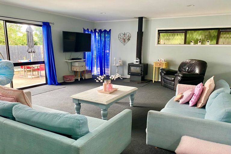 Photo of property in 473 Glenfield Road, Glenfield, Auckland, 0629