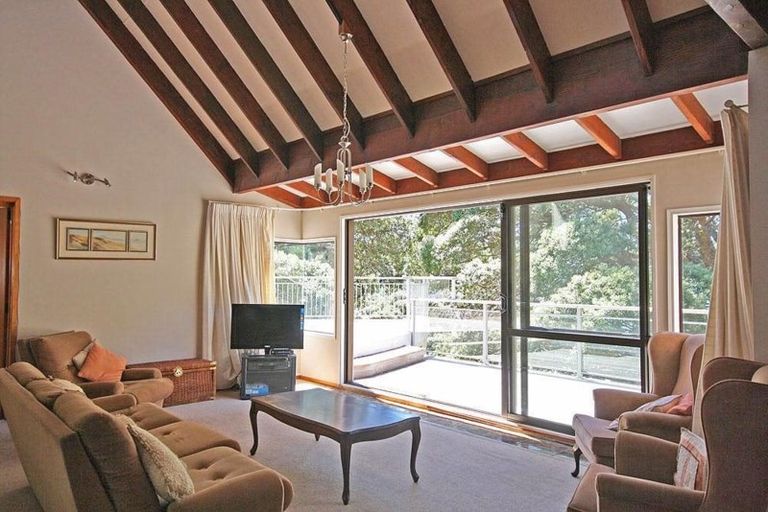 Photo of property in 128 Oratia Place, Onemana, Whangamata, 3691