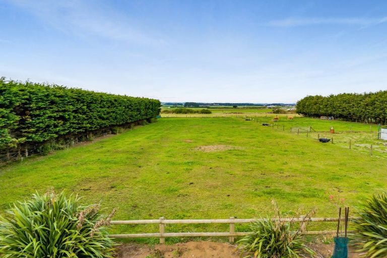 Photo of property in 5883 Mountain Road, Normanby, Hawera, 4673