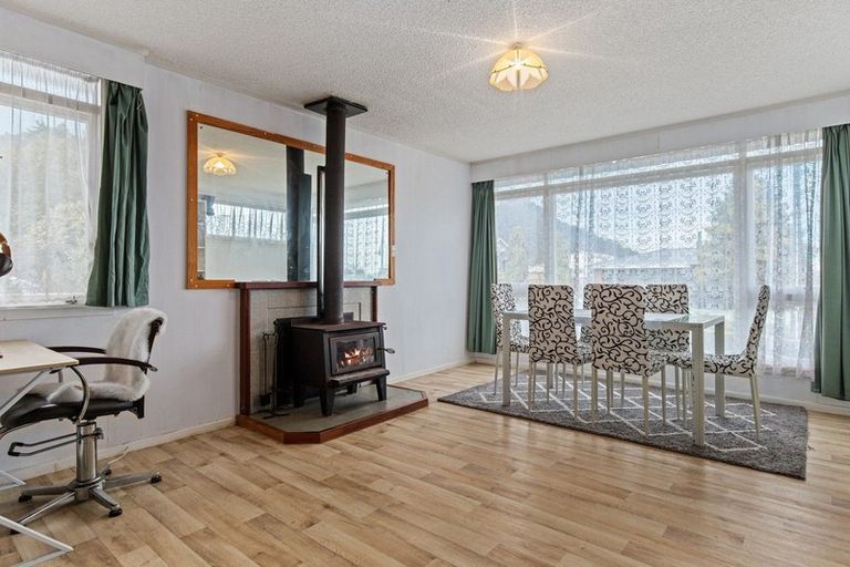 Photo of property in 2 Henton Street, Te Aroha, 3320