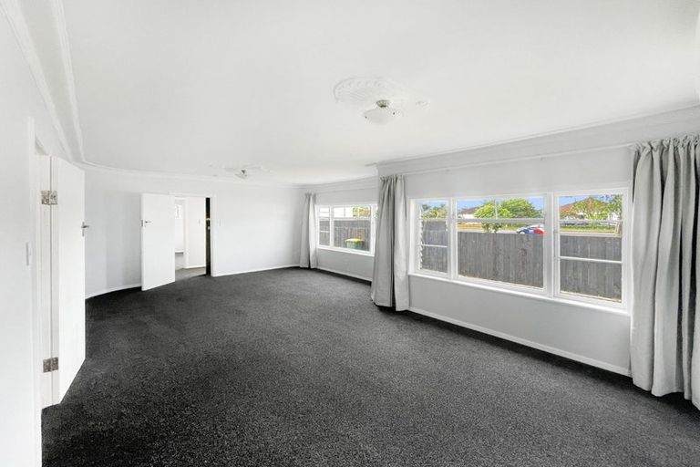 Photo of property in 15 Hannan Street, Levin, 5510