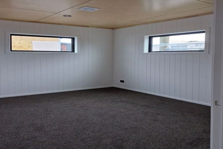 Photo of property in 40 Breakwater Road, Moturoa, New Plymouth, 4310