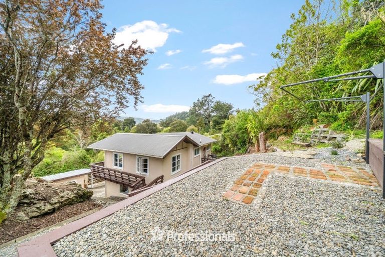 Photo of property in 8 Beechwood Lane, Te Marua, Upper Hutt, 5018