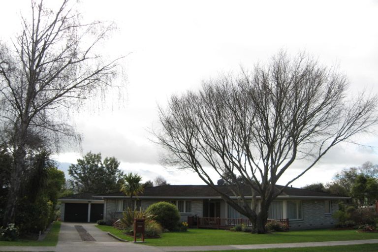 Photo of property in 42 Iona Road, Havelock North, 4130