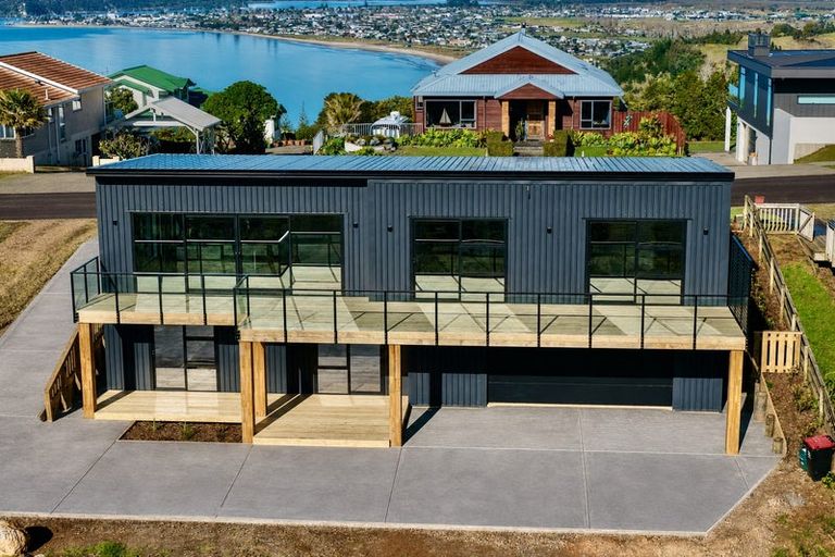 Photo of property in 116 Centennial Drive, Whitianga, 3510