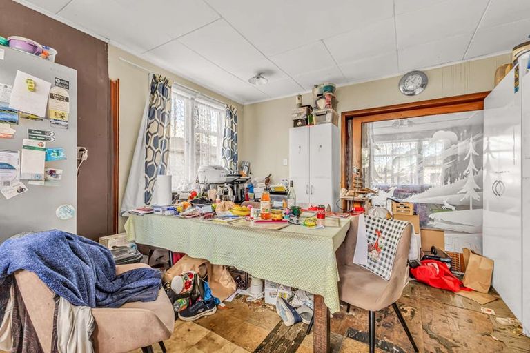 Photo of property in 14 Tawa Street, Inglewood, 4330