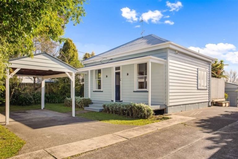 Photo of property in 1/139 Titirangi Road, New Lynn, Auckland, 0600