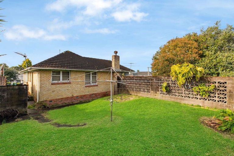 Photo of property in 2 Browning Street, Manurewa East, Auckland, 2102
