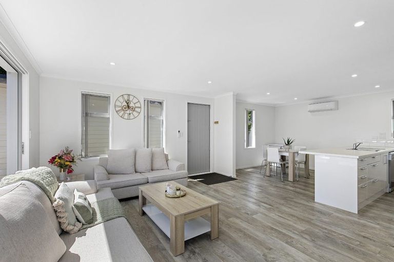 Photo of property in 55c Durham Crescent, Fairfield, Lower Hutt, 5011