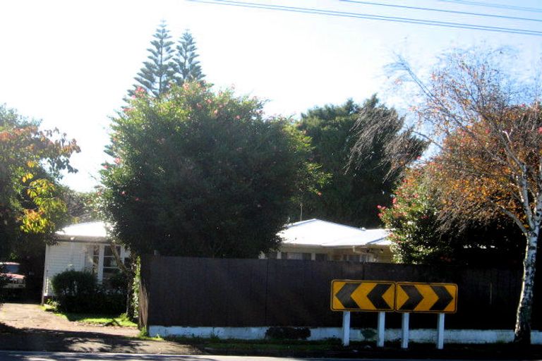 Photo of property in 105 Russell Road, Manurewa, Auckland, 2102