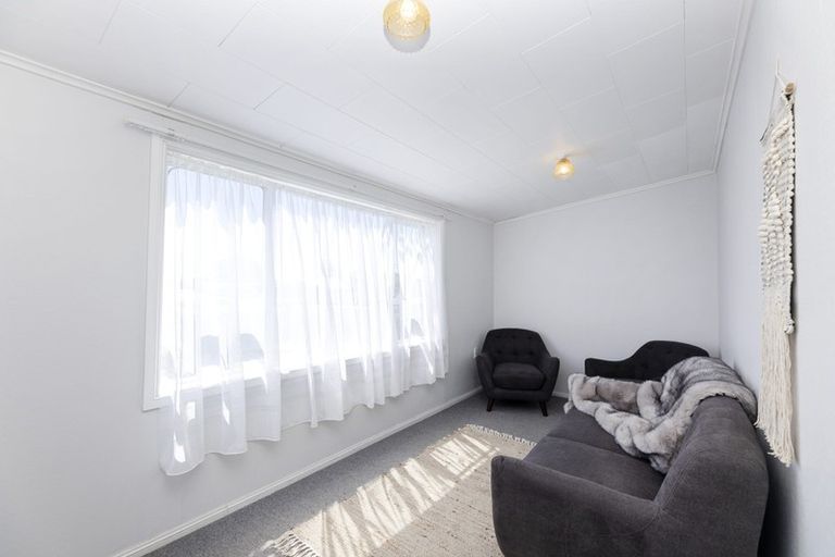 Photo of property in 75 Pendarves Street, New Plymouth, 4310