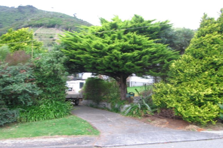 Photo of property in 27 Kotare Street, Waikanae, 5036