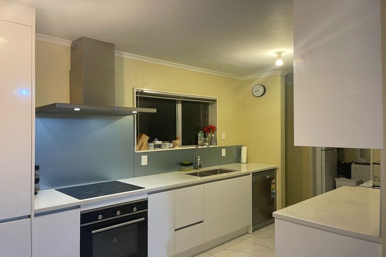 Photo of property in 83 Lynwood Road, New Lynn, Auckland, 0600