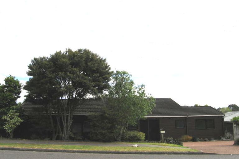 Photo of property in 19c Avonleigh Road, Green Bay, Auckland, 0604