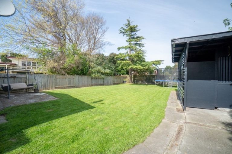 Photo of property in 28 Summerhill Drive, Fitzherbert, Palmerston North, 4410