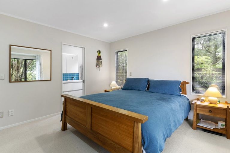 Photo of property in 14 Waikare Street, Karori, Wellington, 6012