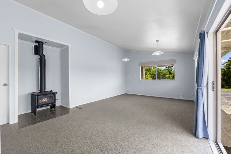 Photo of property in 14b Wairere Road, Waitakere, Henderson, 0782
